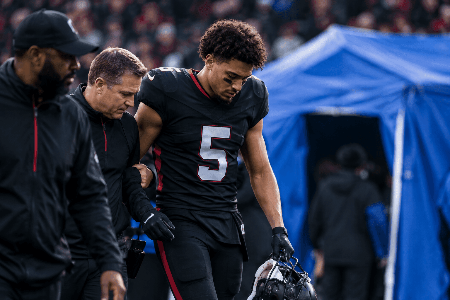 Editorial sports image for Drake London Questionable to Return After Concussion Evaluation
