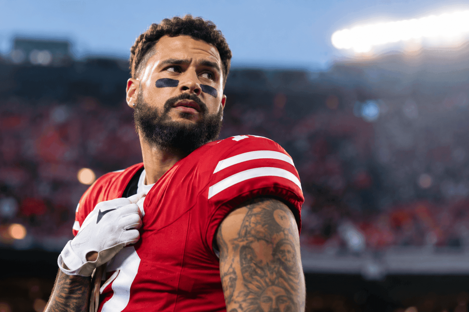 Editorial sports image for Mike Evans is Trying to Play Through Fractured Ribs, Which Sounds Miserable