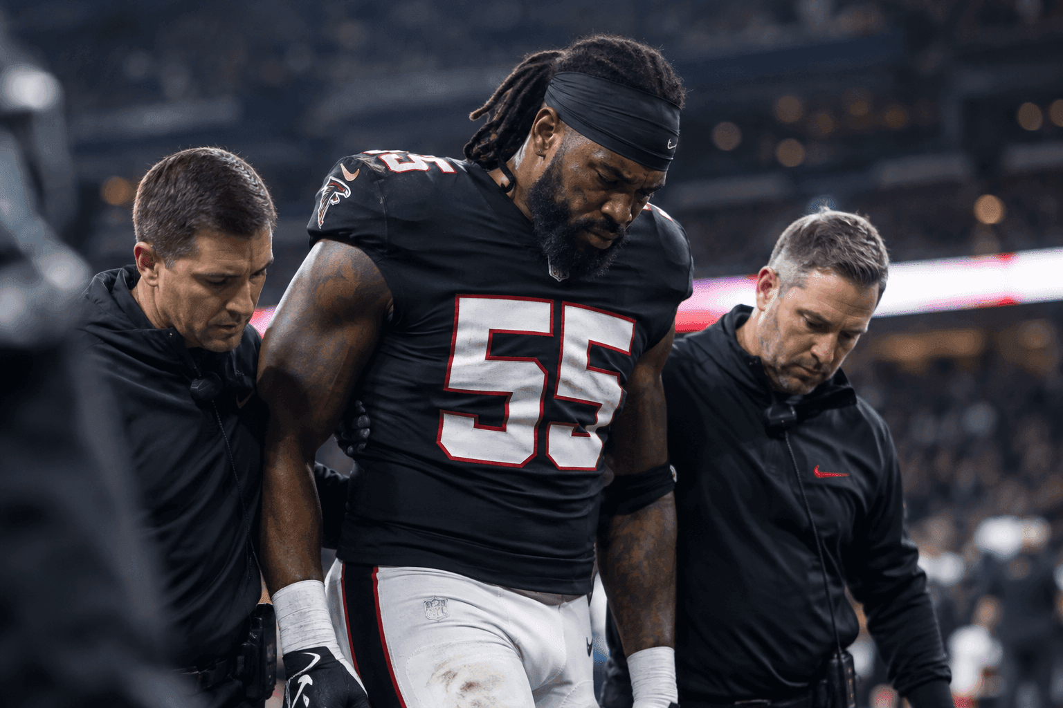 Editorial sports image for Falcons Edge Rusher Za'Darius Smith Exits With Concussion and Neck Injury