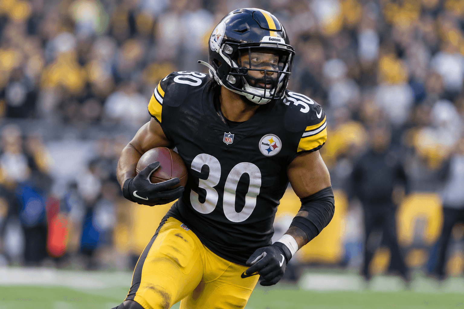 Editorial sports image for Jaylen Warren Expected to Play Through Shoulder Injury Against Bengals