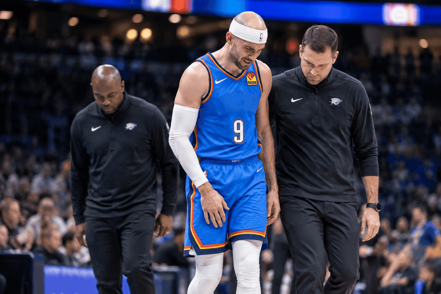 Editorial sports image for Alex Caruso Exits With Ankle Injury as Thunder's Brutal Week Continues