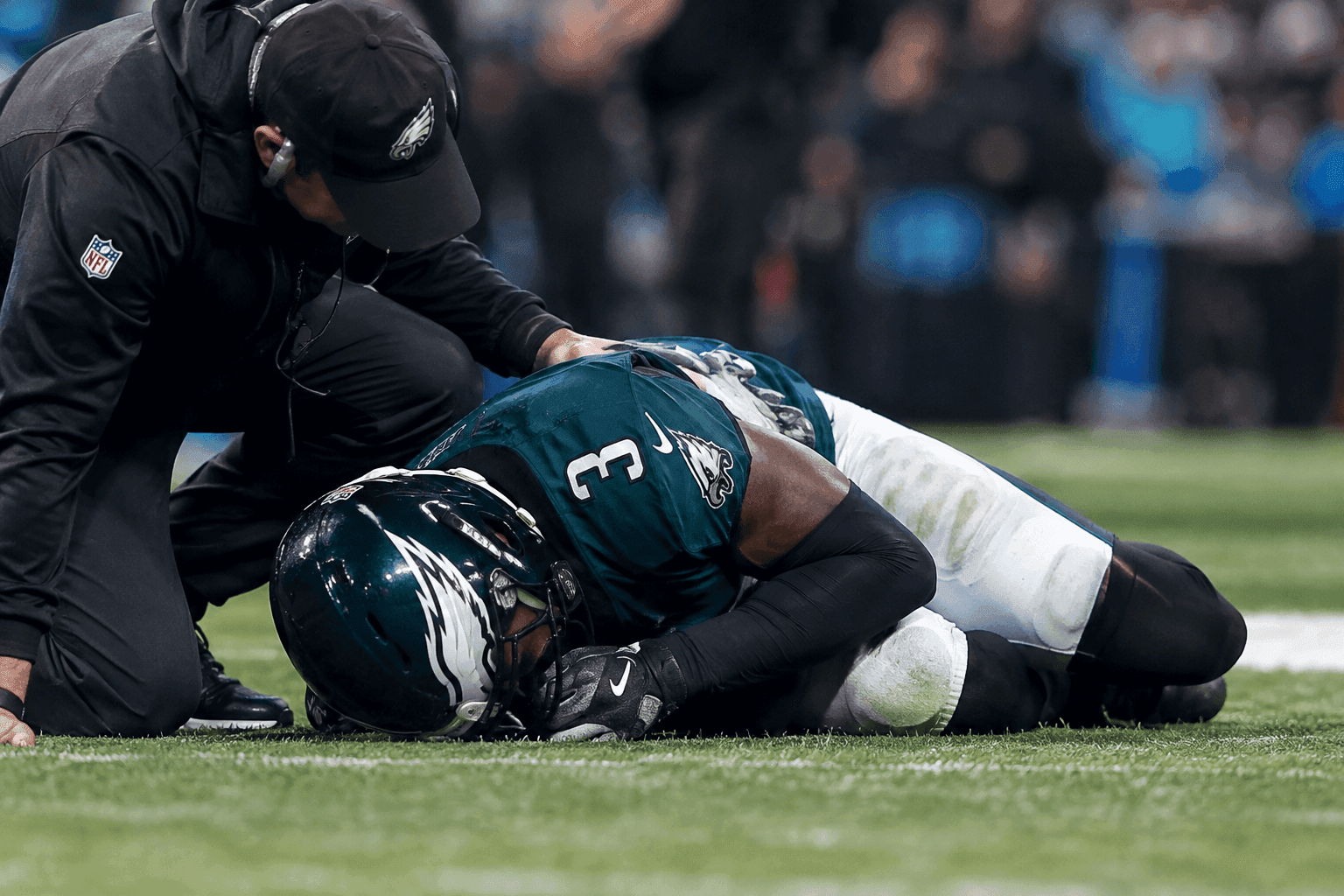 Editorial sports image for Eagles Lose Nolan Smith to Concussion While Trailing Panthers